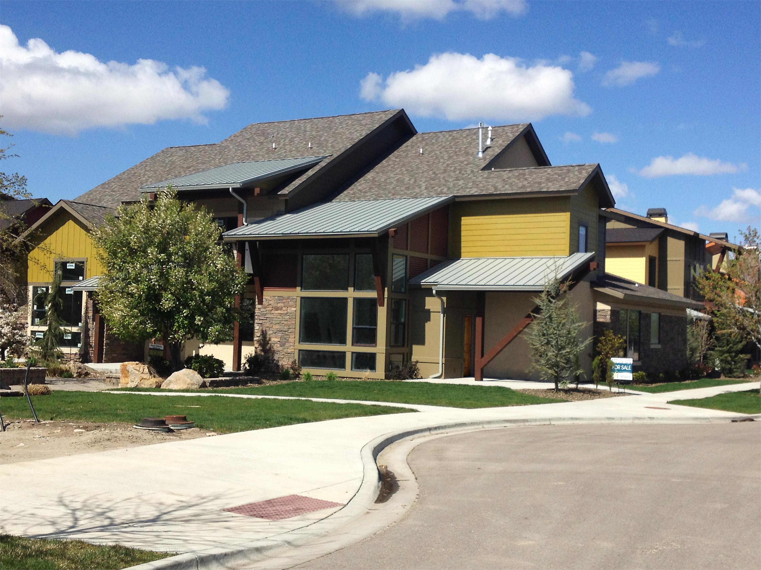 1271 E Lone Creek Dr