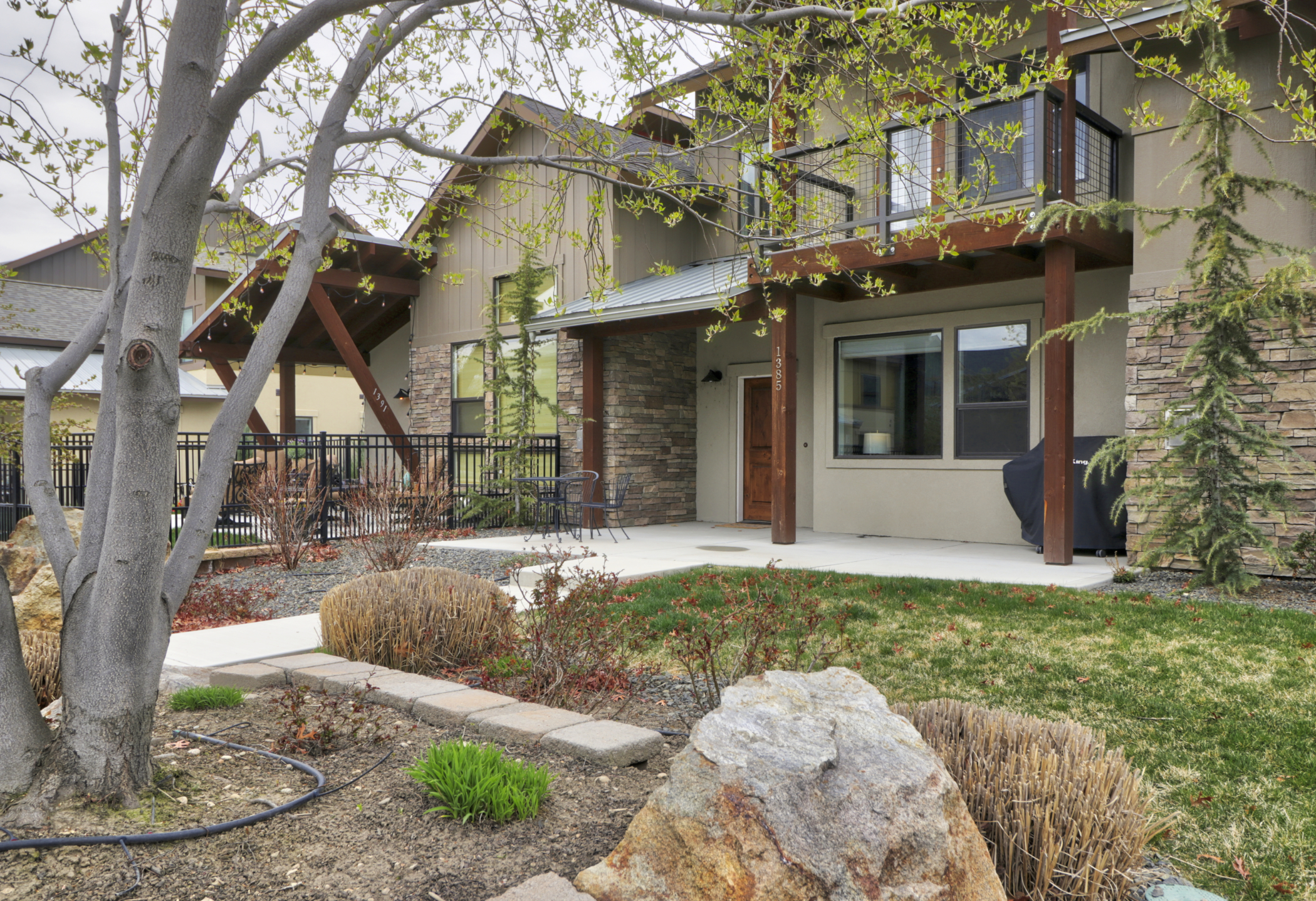 1385 E Lone Creek