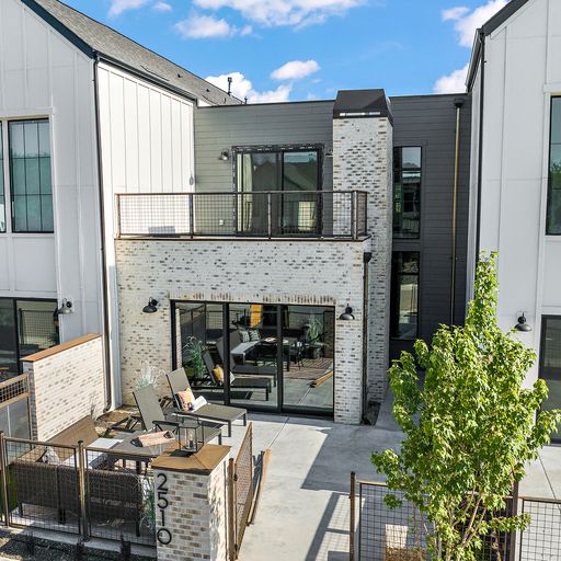 2450 W Iron Coop St - 1